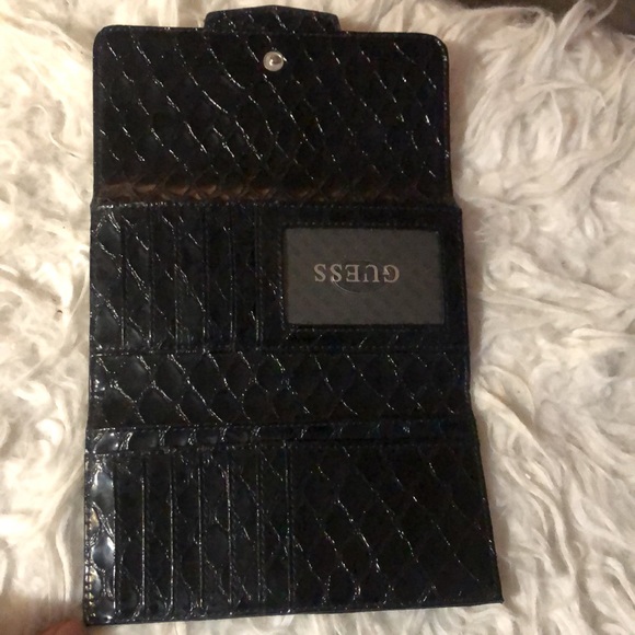 Guess wallet - Picture 3 of 3